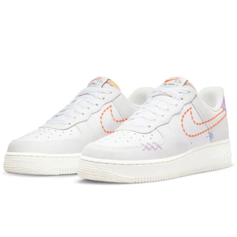 NIKE Air Force 1 07 SE Sneaker